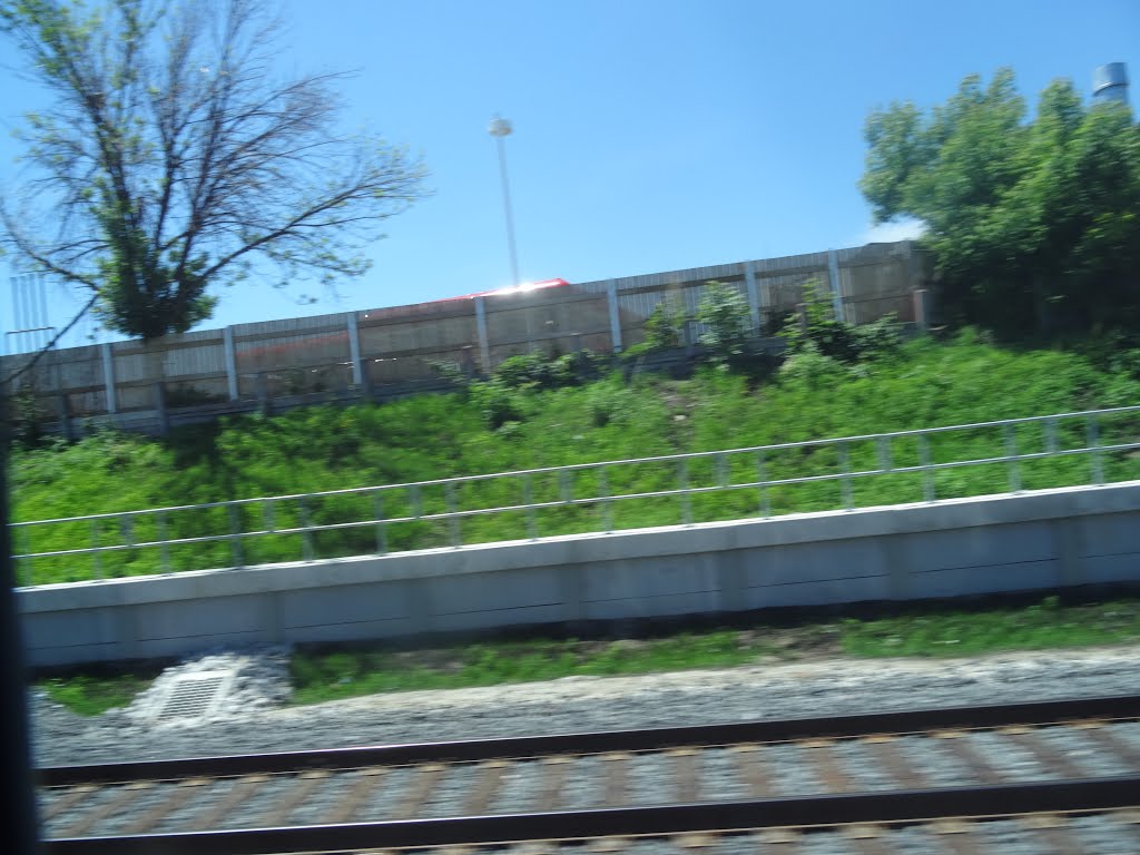 Looking out the right window on a trip from Pearson to Union, 2015 06 06 (491).JPG by OldYorkGuy