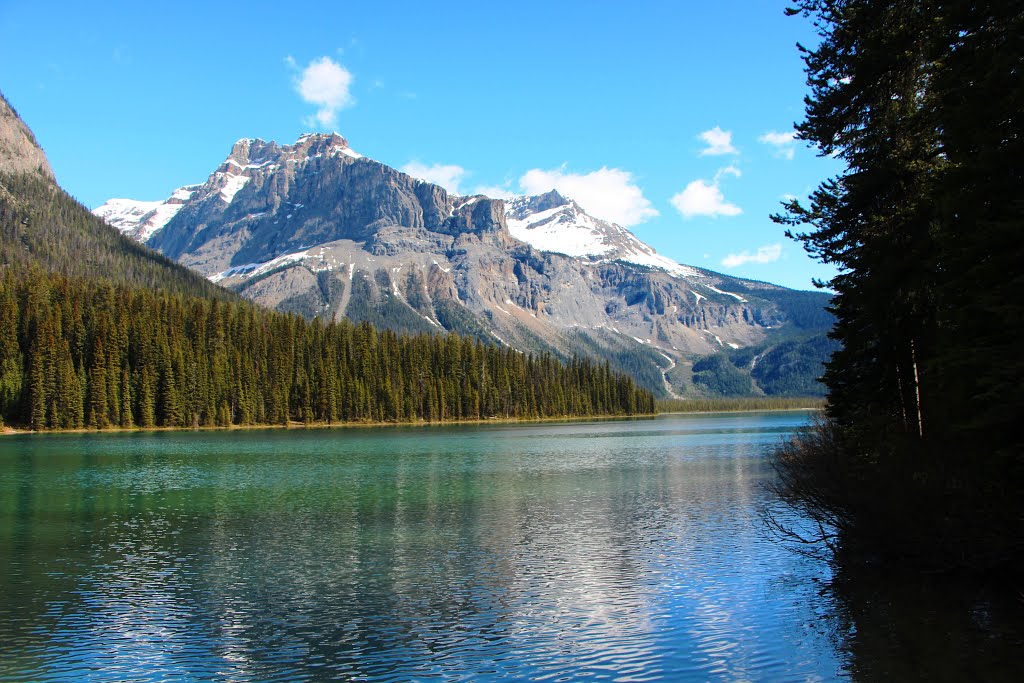 Emerald Lake. Natl. Park of Yoho. by Juan Domínguez León