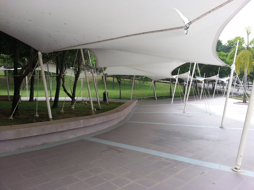 Rest and relax at the Park beside Putra Square by Zulbahrin Nordin