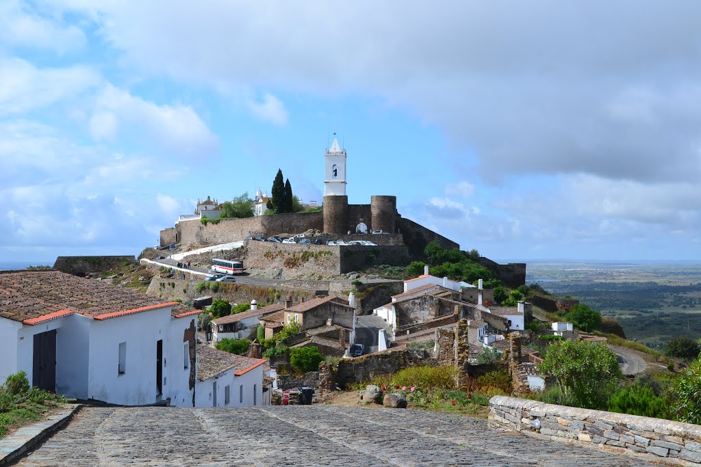 Monsaraz, Alentejo by Vitor Lobato