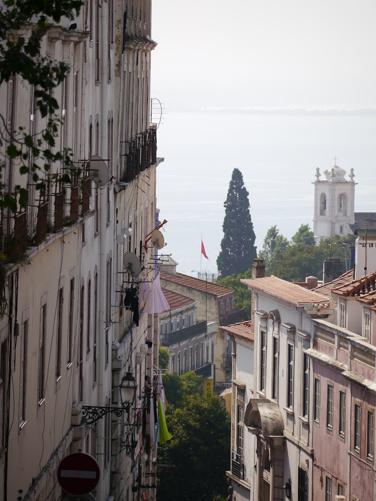 Rue en pente by donatienne trichet