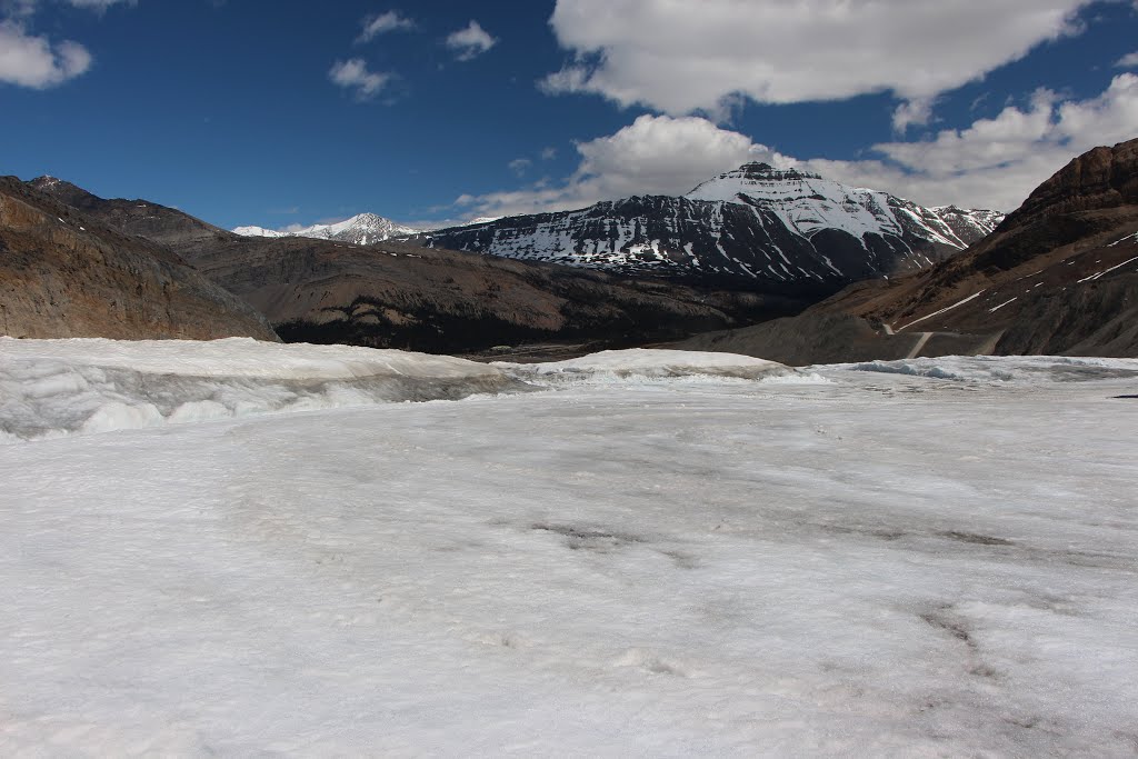 Athabasca Glacier, Improvement District No. 12, Alberta, Canadá. by Juan Domínguez León