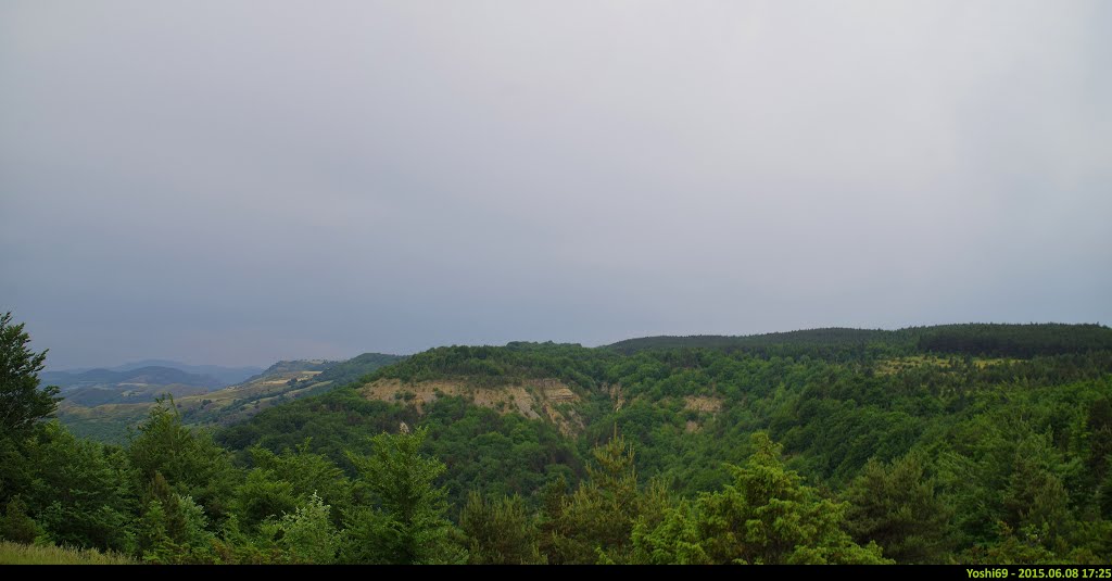 Grisaille sur les Cévennes [2015 06 08] (2/2) by Yoshi Yoshi