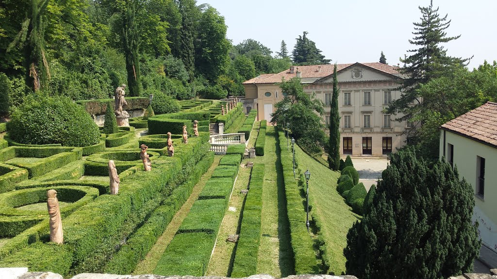 Quartiere Saragozza, Bologna, Italy by GetD@wn