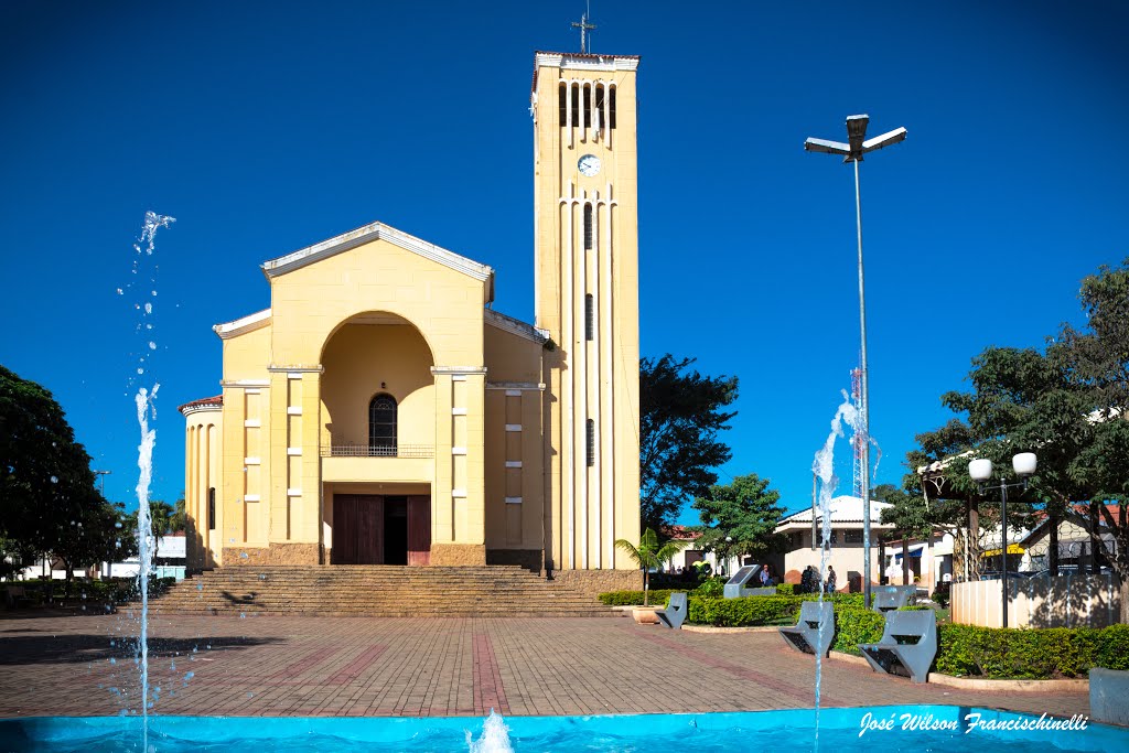 Igreja Matriz da Paróquia Nossa Senhora dos Remédios - Anhembi/SP. by José Wilson Francisc…