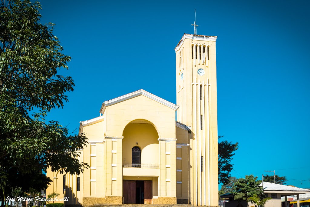 Igreja Matriz da Paróquia Nossa Senhora dos Remédios - Anhembi/SP. by José Wilson Francisc…