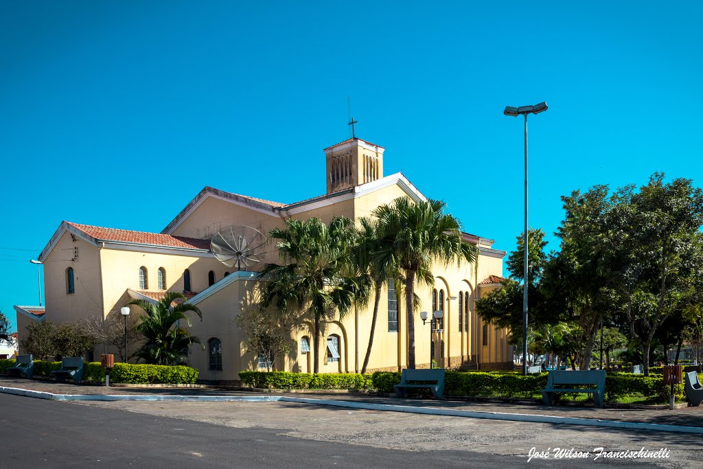 Igreja Matriz da Paróquia Nossa Senhora dos Remédios - Anhembi/SP. by José Wilson Francisc…