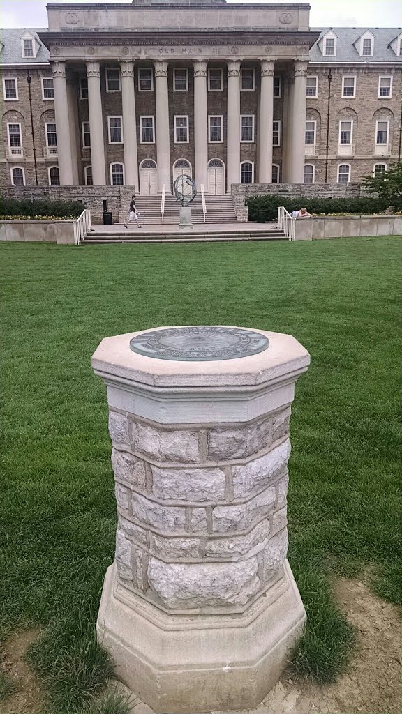 Class of 1915 Sundial by Sam Seidel