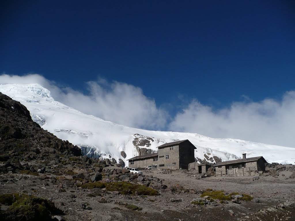 Refugio y Cayambe, Pichincha, Ecuador by Fernando S.