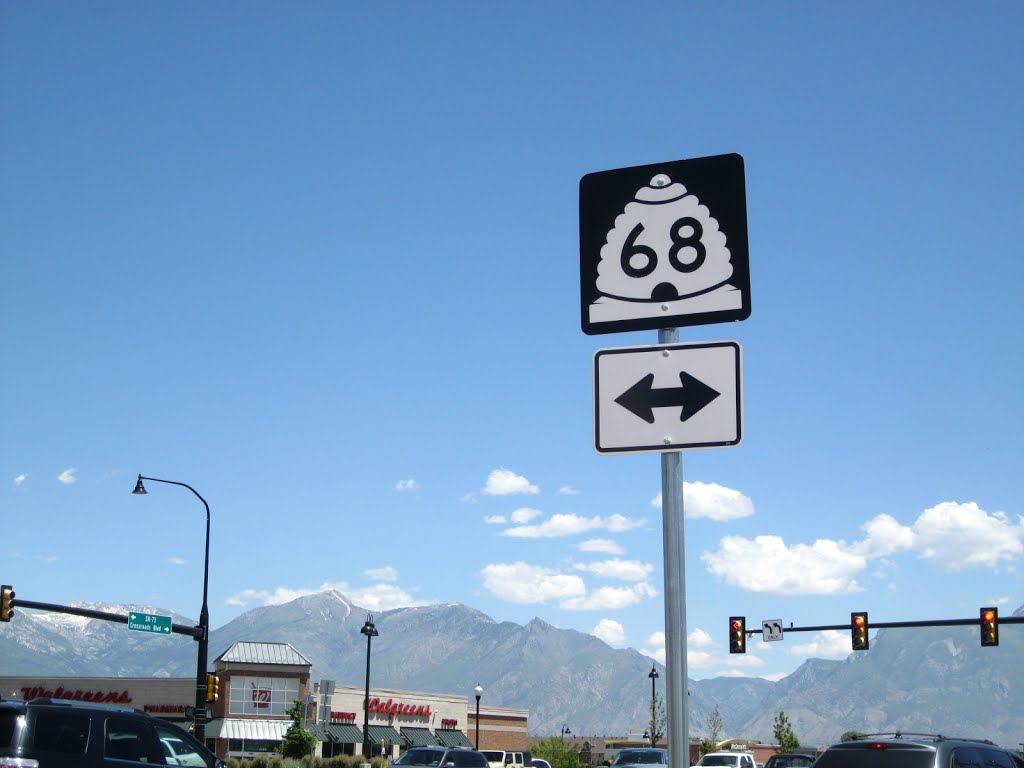 Looking East on former UT-73 at UT-68 (Redwood Rd) by Rover_0