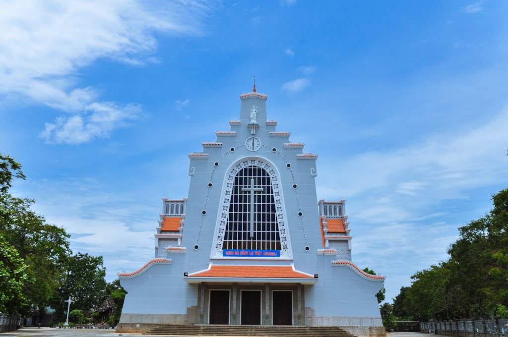 Nhà thờ Đức Mẹ Hằng Cứu Giúp " Dòng Chúa Cứu Thế " - Huế 2015 by quangduc20