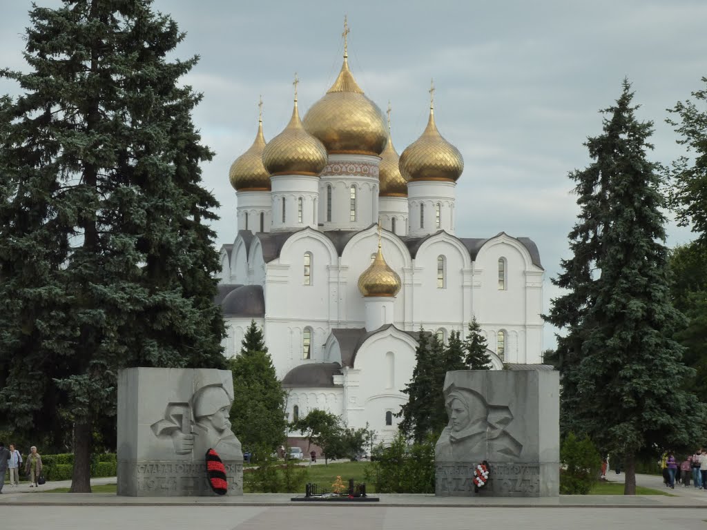 Yaroslavl. Assumption (Uspenski) cathedral / Успенский собор by Sergey Kreps