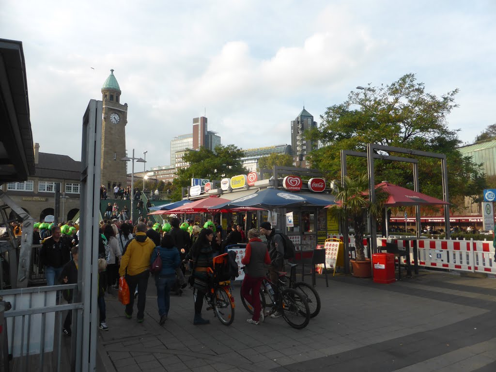 St Pauli, Hamburg, Germany by Michael Witkowski