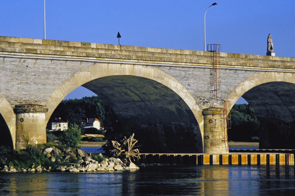 49130 Les Ponts-de-Cé, France by Jürgen Düring