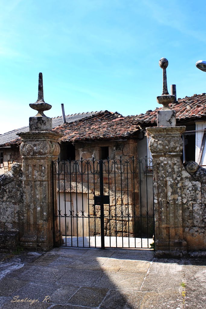 Sobrado do Bispo by Santiago R.