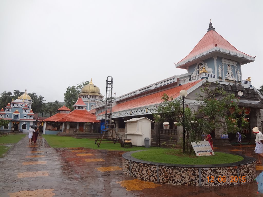 SHREE MAHALSADEVI MANDIR. by Avinash Hogade