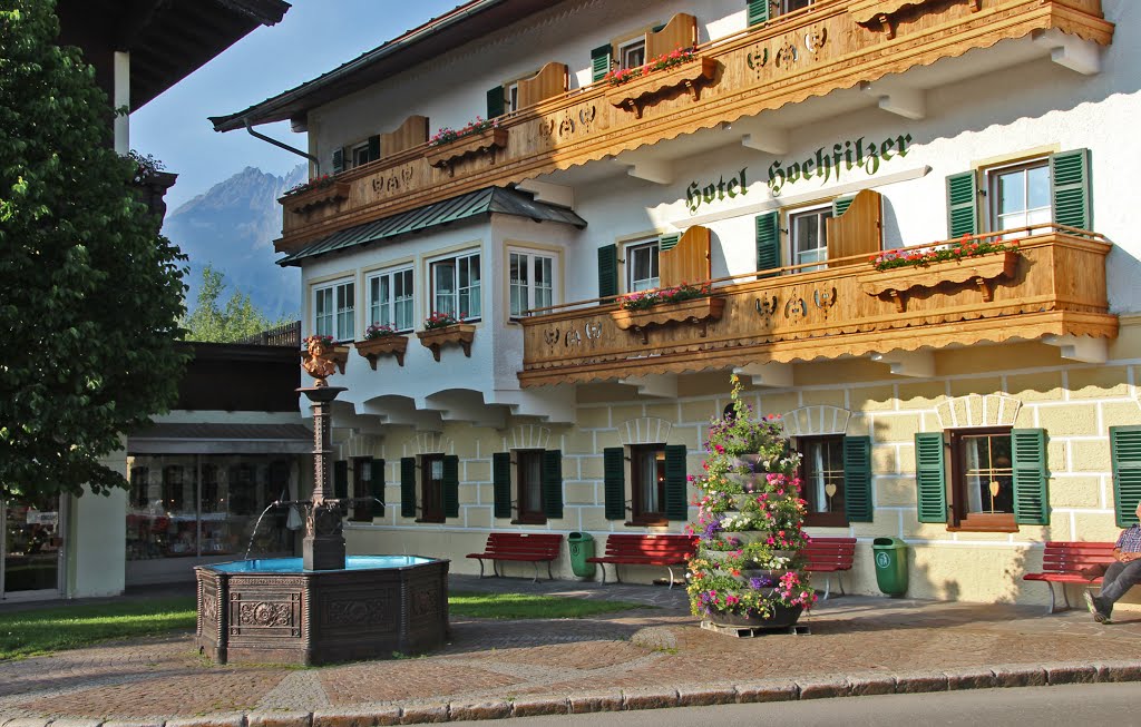 Ellmau Brunnen am Hotel Hochfilzer by Contessa