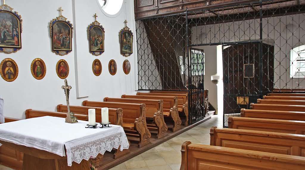 Nußdorf-Windshausen Blick in die Kirche Heilig-Kreuz by Contessa