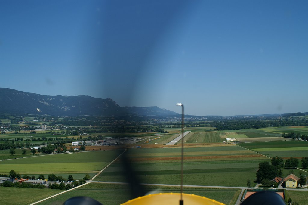 Anflug Grenchen by Hans Rudolf Widmer