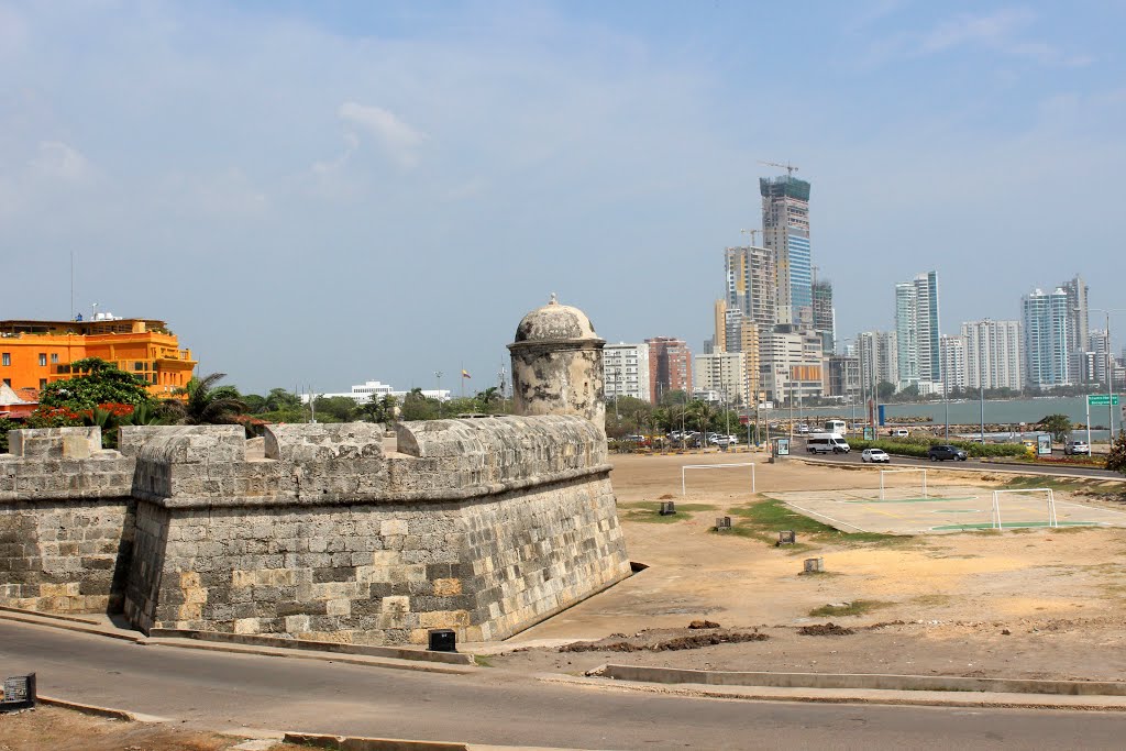 Cartagena Vieja, Cartagena Nueva by Pablo V. Gomez