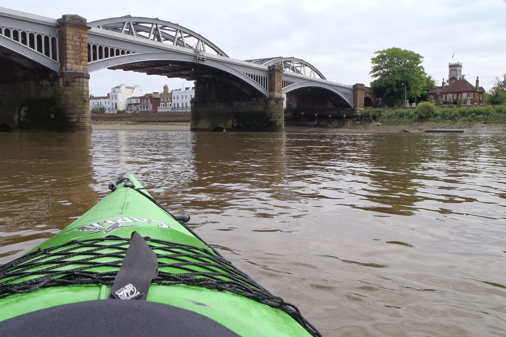 Barnes Bridge by Meic W Caerdydd