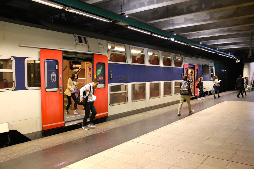 Estación Avenue Foch, RER, París, Francia. by Octavio Aldea