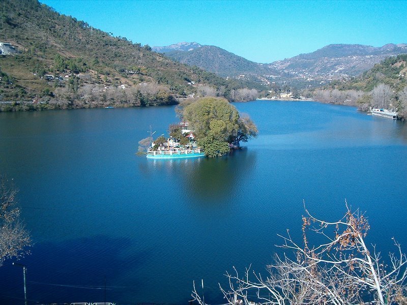 Naini jheel by ghughuti