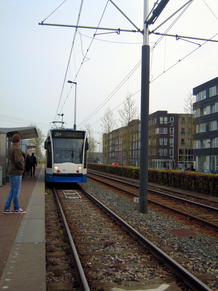 Tram 26 at Steigereilend tram stop by Petteri Kantokari