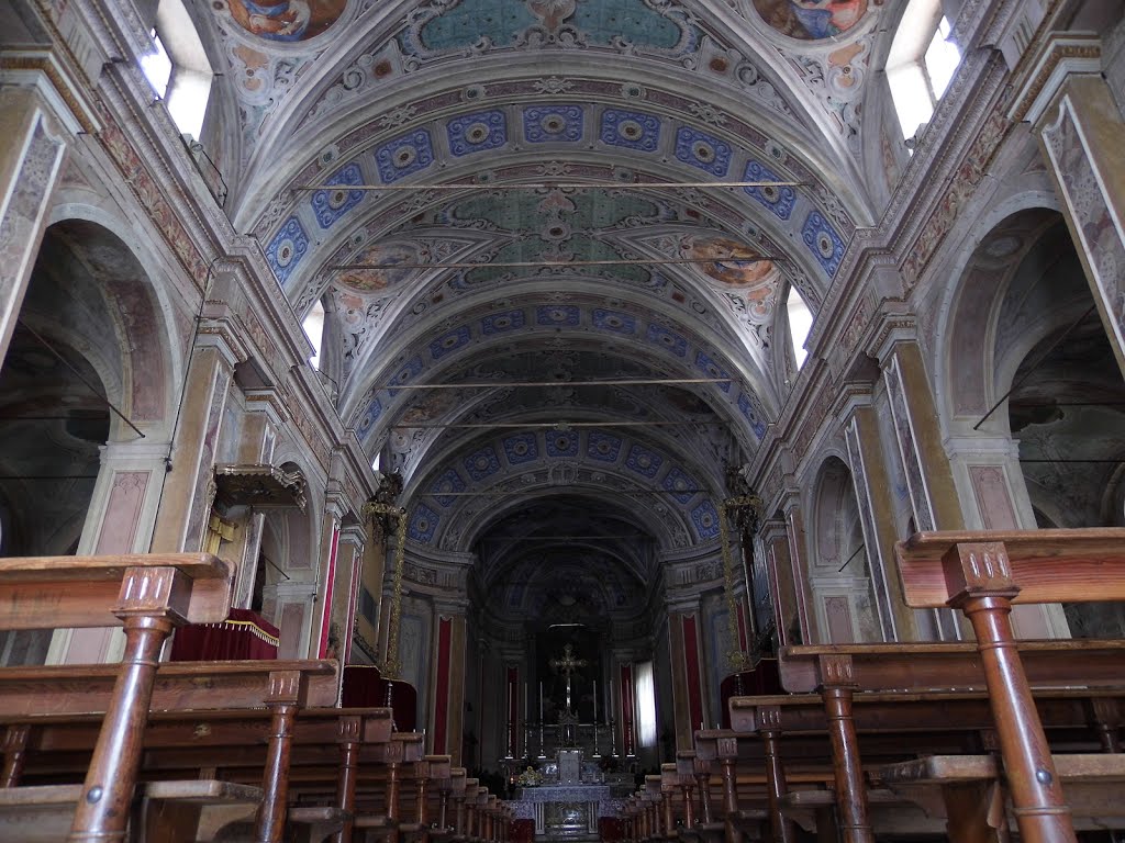 Interno della Chiesa dei Santi Cosma e Damiano by Alberto Barcellari