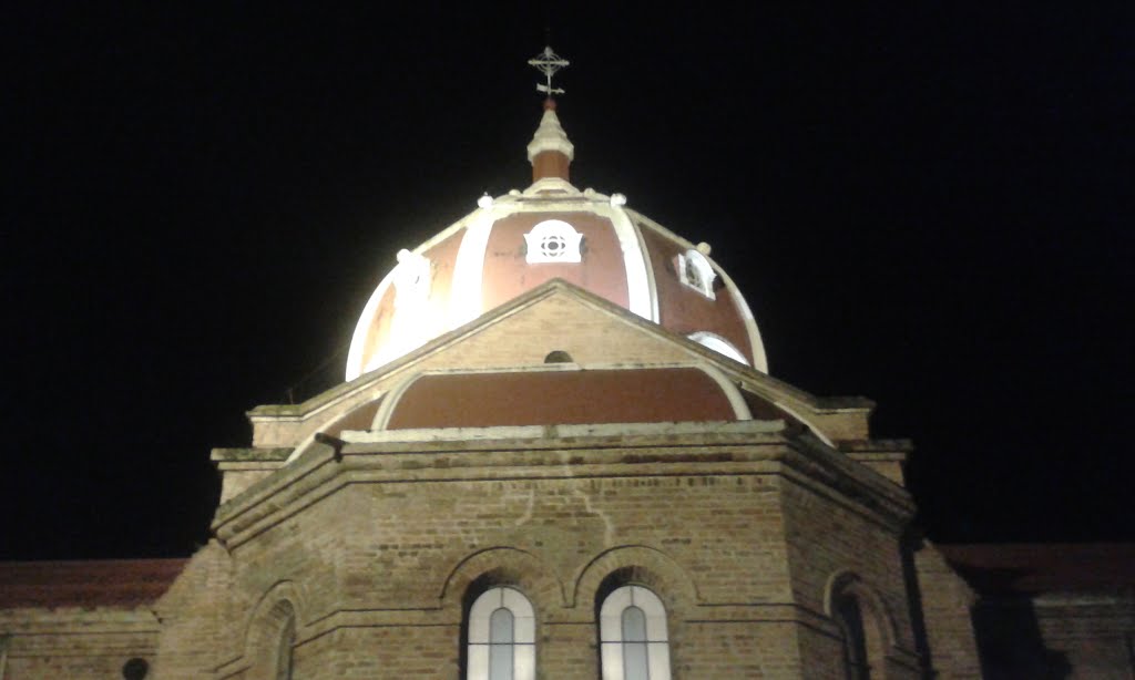 Cúpula - Vista posterior Catedral de Cáqueza by Juantiago