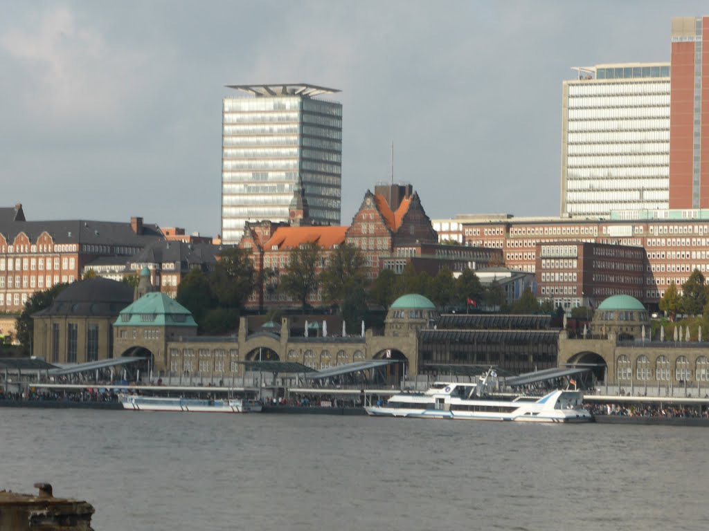 Steinwerder, Hamburg, Germany by Michael Witkowski