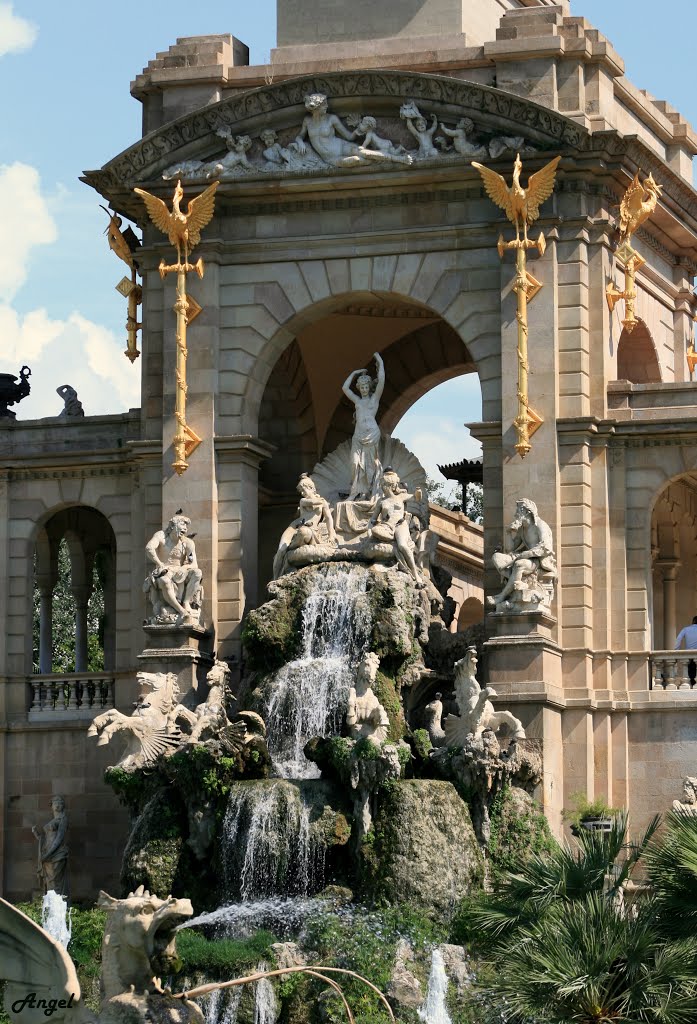 Cascada del Parc de la Ciutadella by Gotzon.