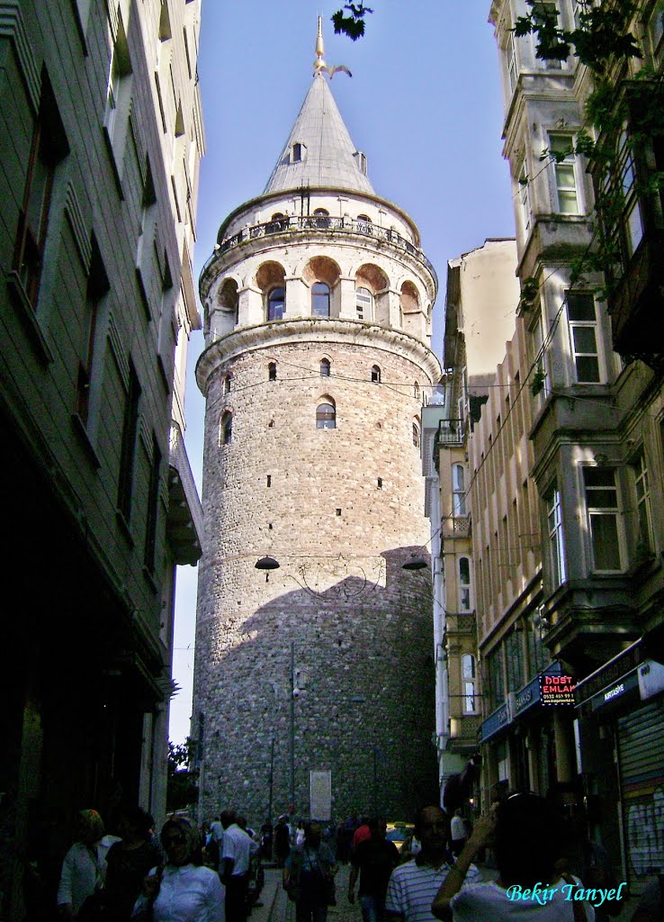 Galata kulesi (Galata tower) by Bekir Tanyel