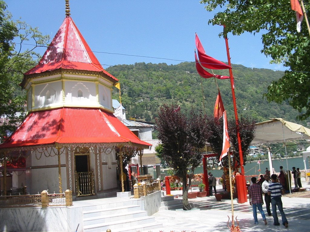 Naina devi temple by ghughuti