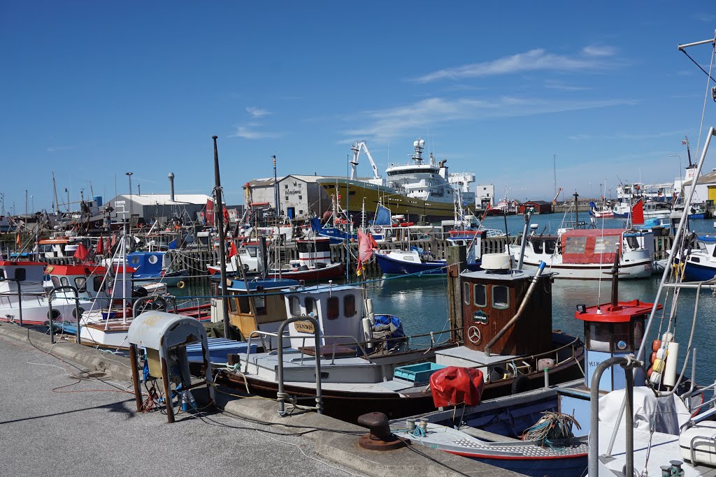 Hirtshals Havn by Olav Sejeroe