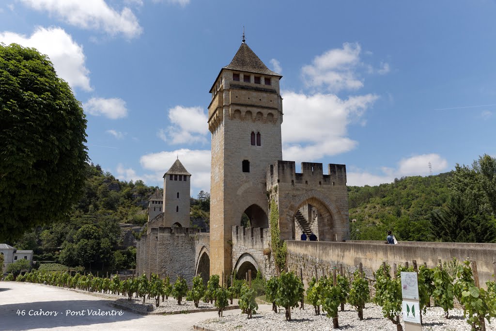 46 Cahors - Pont Valentré by Hervé Rebours