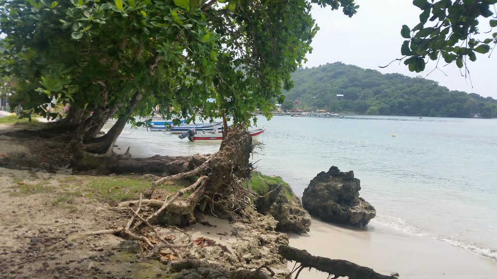 Guna Yala, Panama by Gustavo Meneses