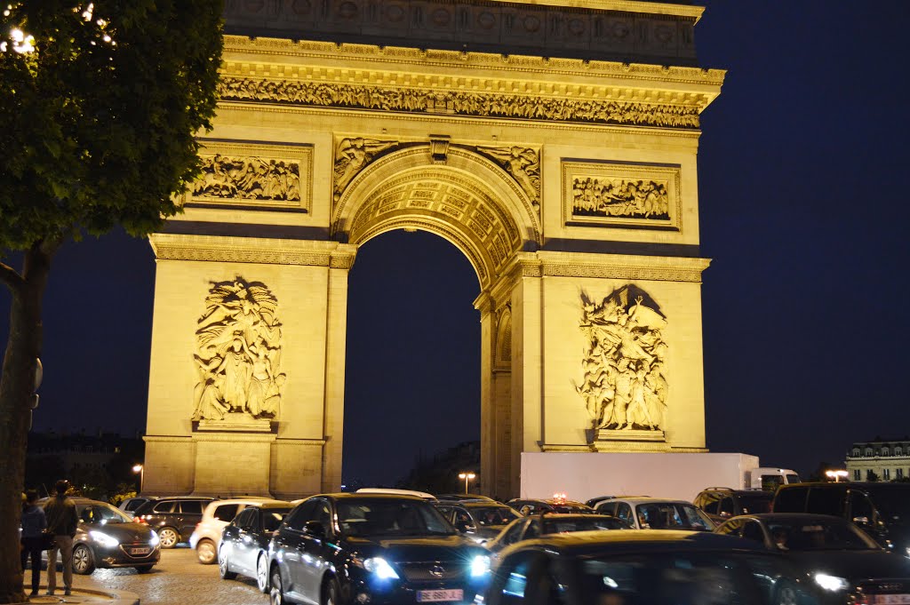 Champs-Élysées, Paris, France by Zelson 