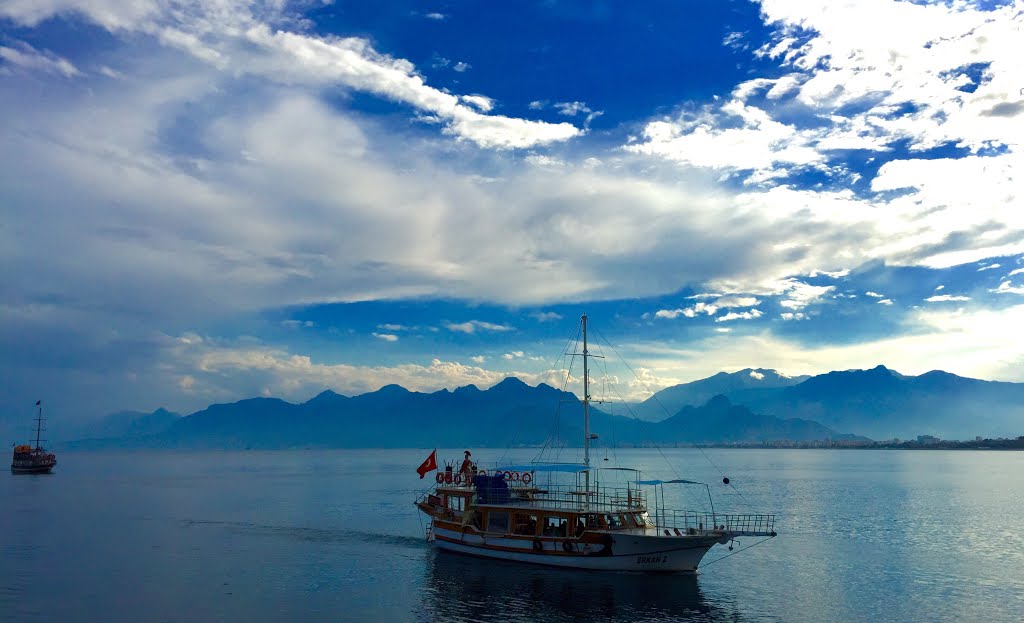 Antalya Yat Limanı by Tahir ISIK