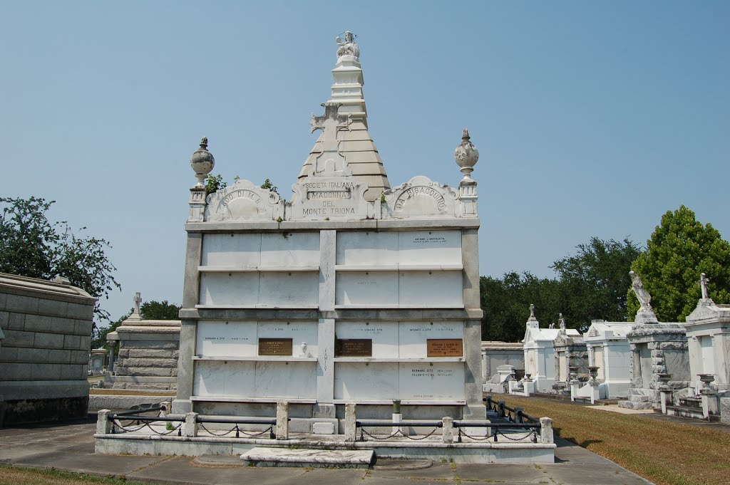 Large Italiana Society Tomb - New Orleans, LA by Paul moline