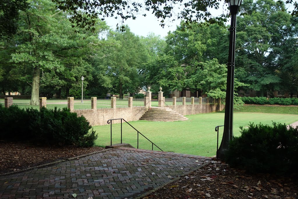 Sunken garden, College of William & Mary, Williamsburg, VA by Neil Gilmour