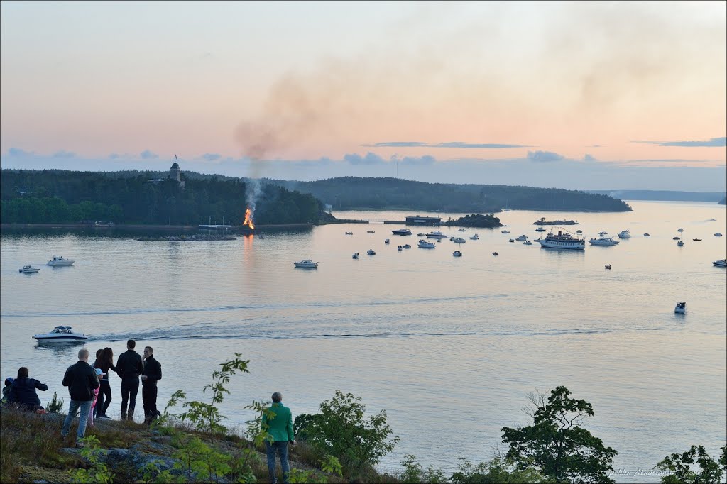 Midsummer's Eve and Presidet's bonfire in Naantali, 20th June 2015 by Pekka Määttänen