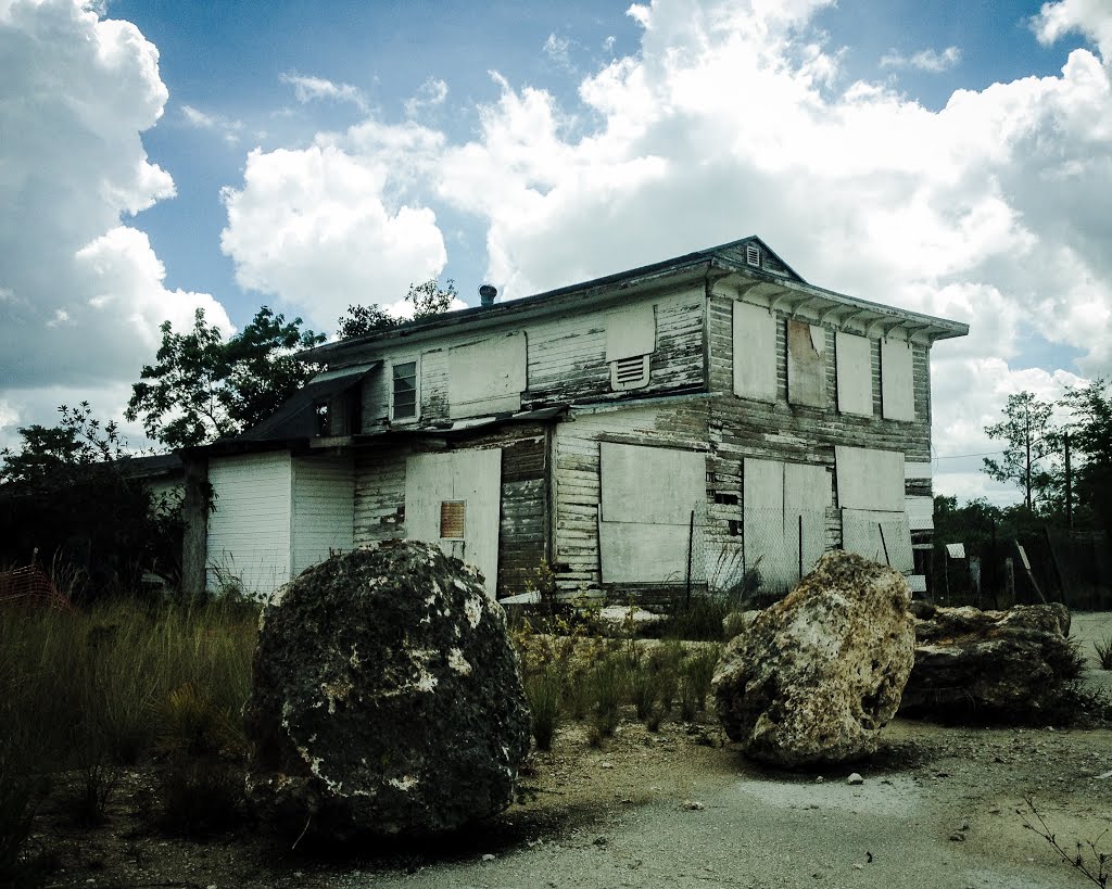 Monroe Station, Tamiami Trail/US41. 06/2015 by Ryan Boetsma