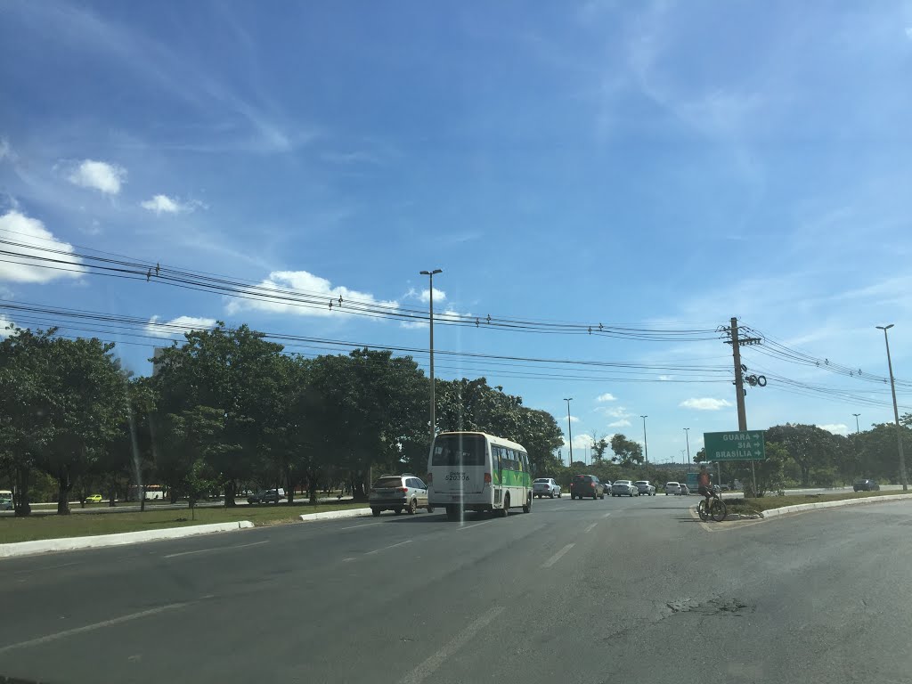 Estrada Parque de Taguatinga, Brasília - DF, Brasil by Dedé de Zé Luca