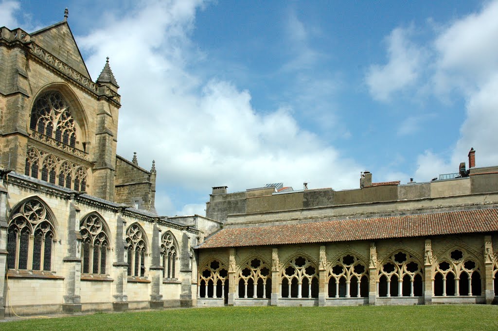 Bayonne Cloître by calypso 96