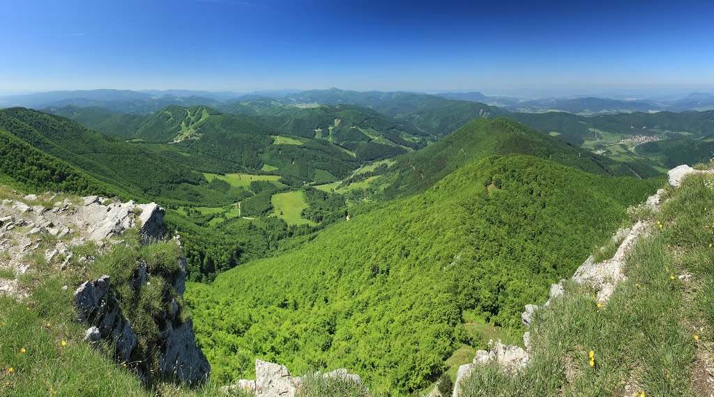 Kľak, pohľad z vrchola smerom do Fačkovského sedla by dusan majcin