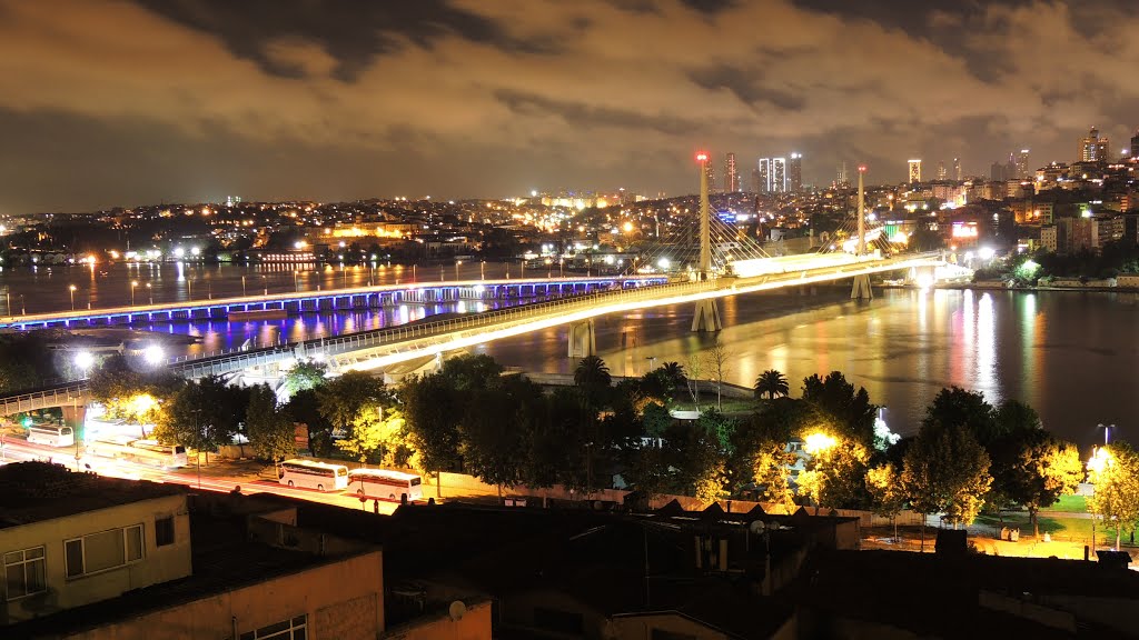 SÜLEYMANİYE HÜSNÜ ALA CAFEDEN HALİÇE GECE BAKIŞ 12 by Ahmet Özdoğan