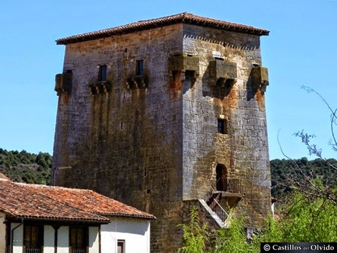 Torreón de Covarrubias (Castillos del Olvido) by Pedro Ma Vargas Arév…