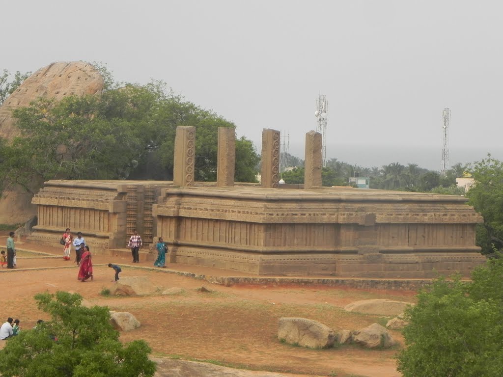 RAMANUJA MANDAPA, MAMALLAPURAM by ALENDE DEVASIA