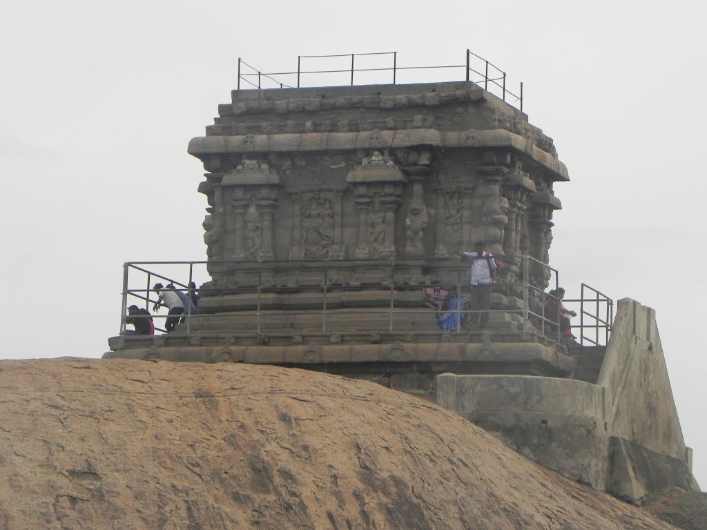 OLD LIGHT HOUSE (OLAKKANNESVARA TEMPLE), MAMALLAPURAM by ALENDE DEVASIA